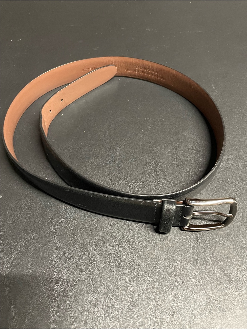 Roundtree & Yorke Black Leather Men's Belt with Tan Interior